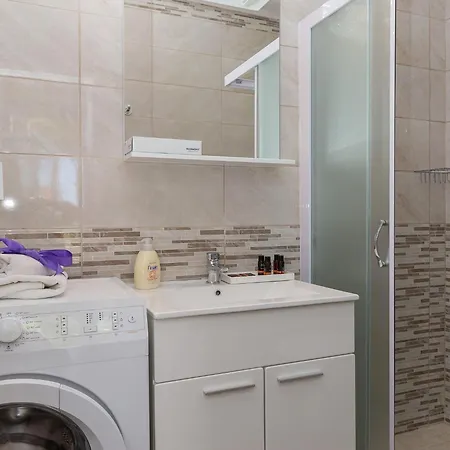 Olive - One Bedroom With Terrace And Partial Sea View - Popolica 50 아파트 믈리니